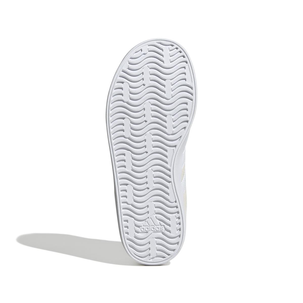 product/a/d/adidas_id6312_4_footwear_photography_bottom_view_white.jpg