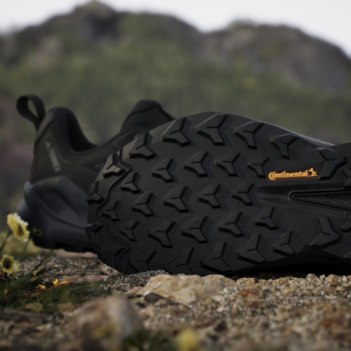 product/a/d/adidas_ih0617_26_footwear_photography_heromrktng_view_11-nw091625.jpg