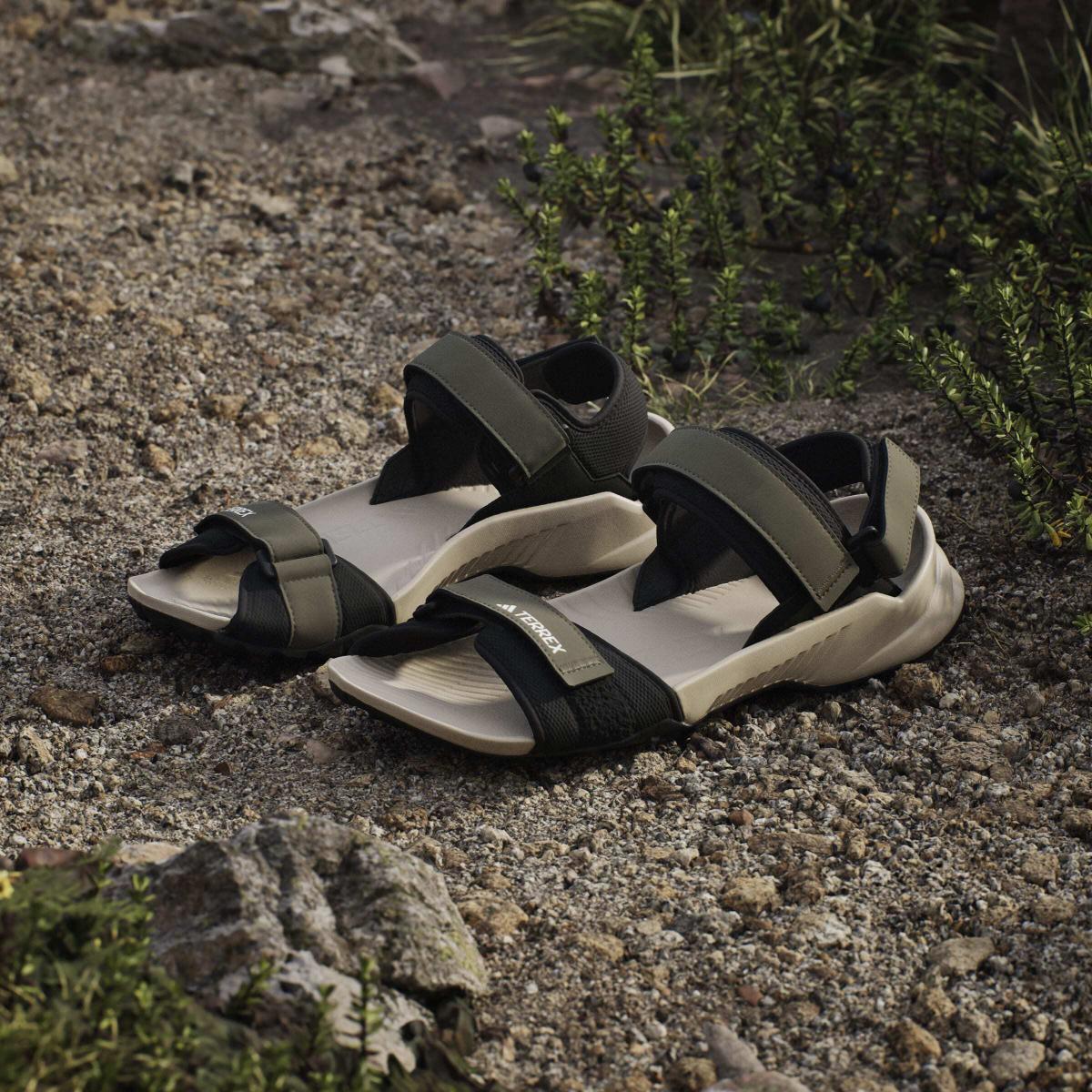 product/a/d/adidas_jq2236_18_footwear_photography_heromrktng_view_5-nw091625.jpg