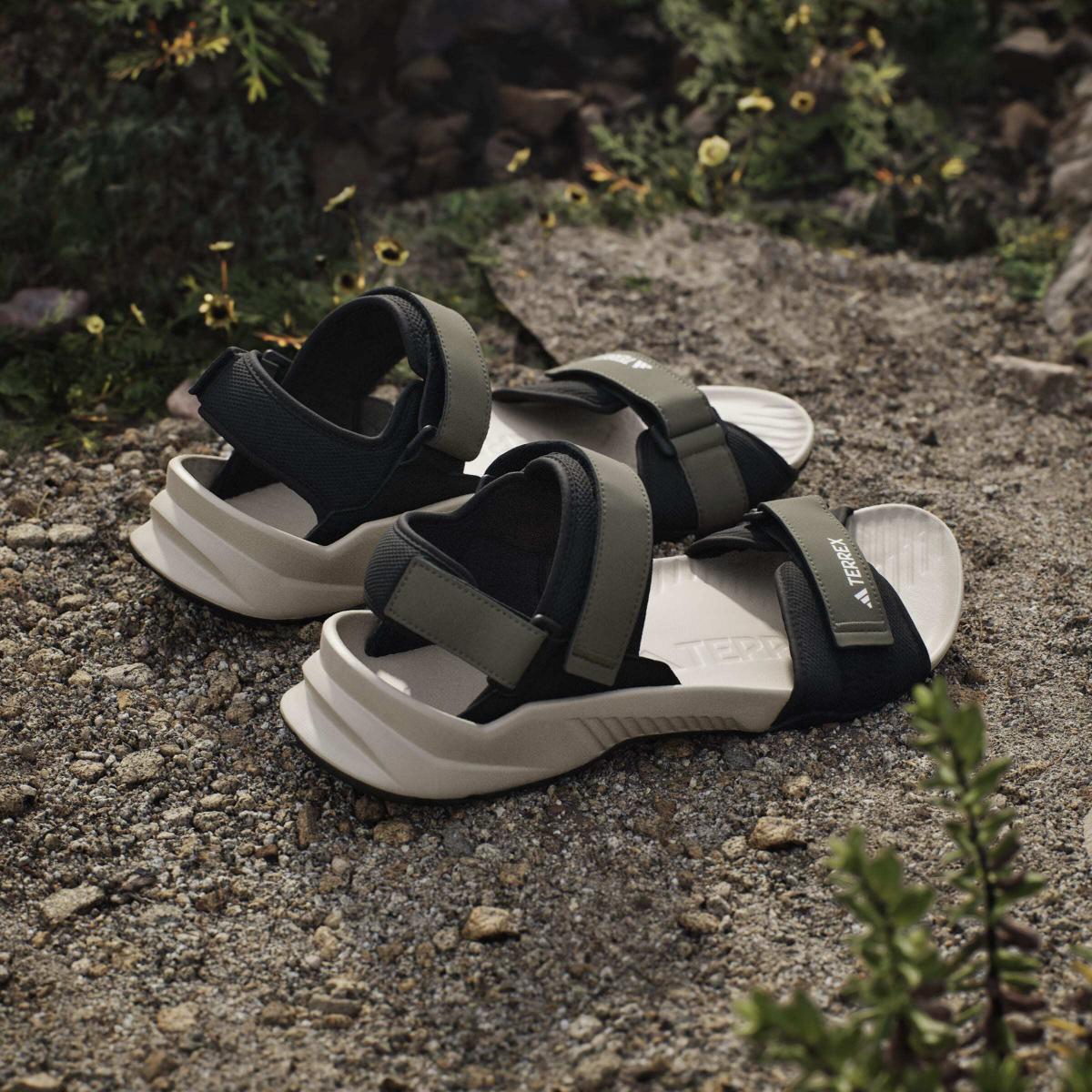 product/a/d/adidas_jq2236_19_footwear_photography_heromrktng_view_6-nw091625.jpg