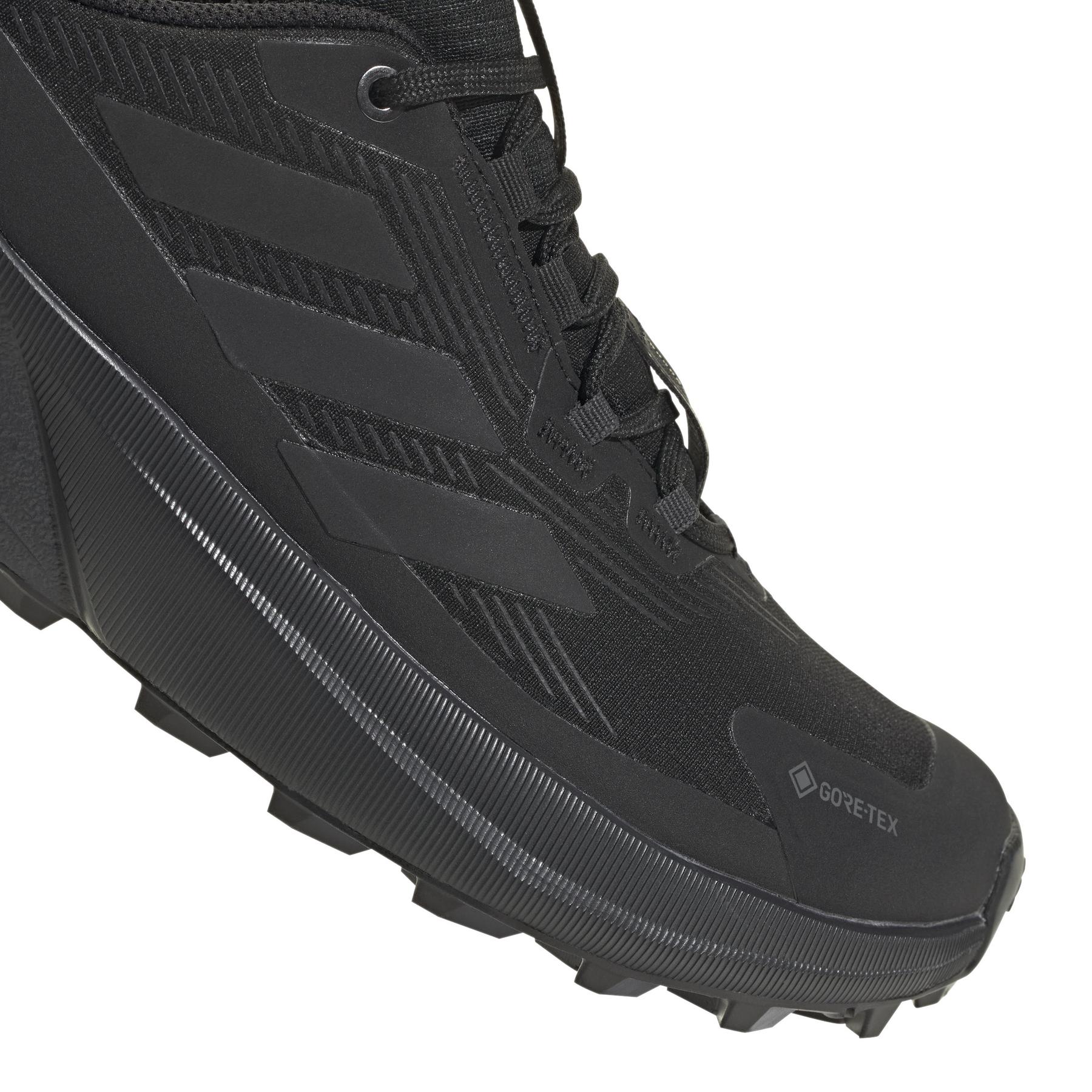 product/a/d/adidas_ih0617_9_footwear_photography_detail_view_2_white-nw091625.jpg