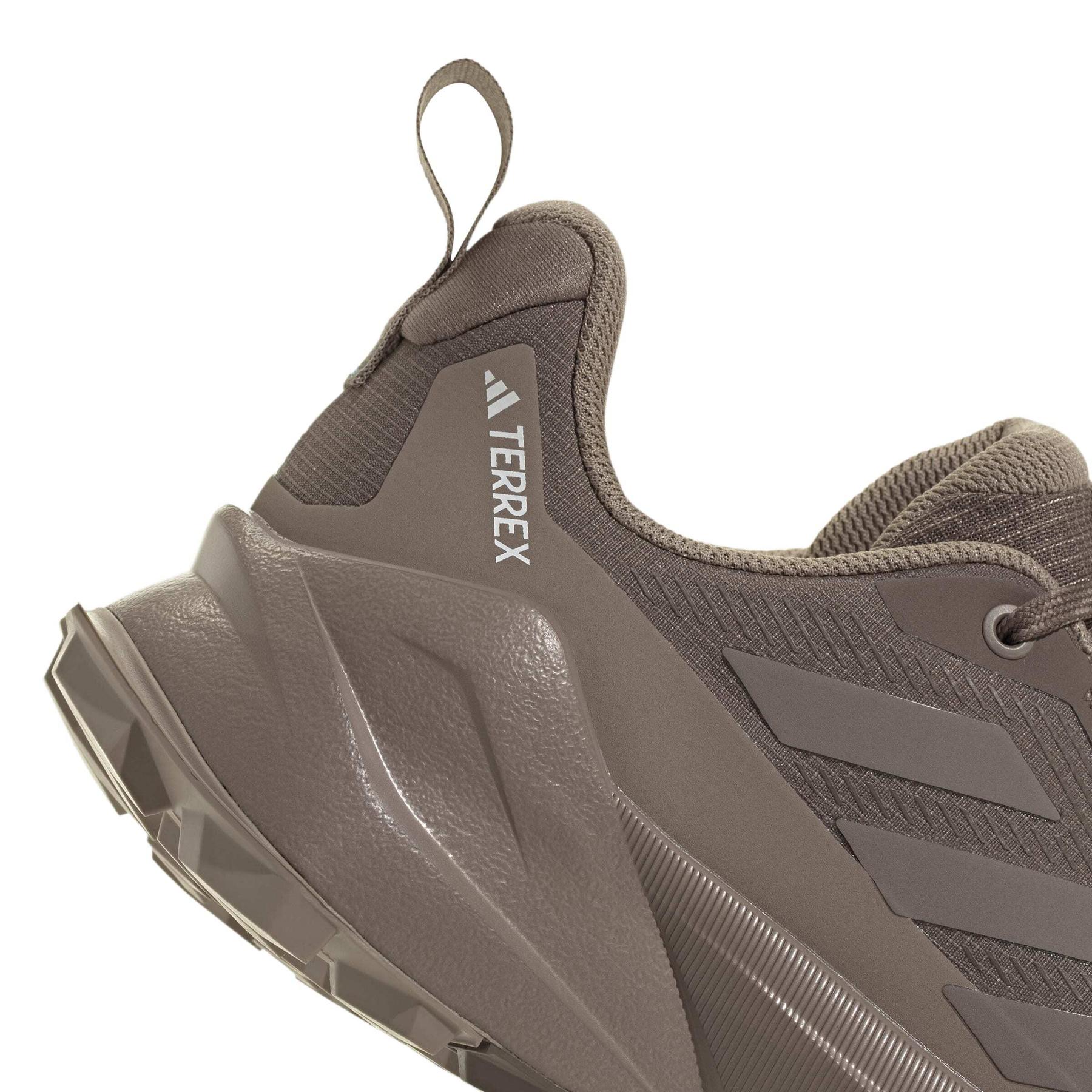 product/a/d/adidas_jq9947_8_footwear_photography_detail_view_1_white-nw091625.jpg