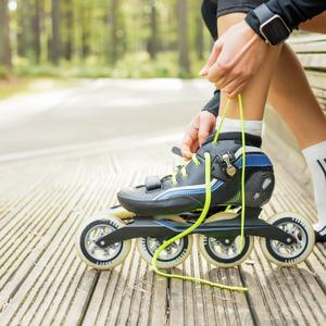 Rollerblades / Skateboard